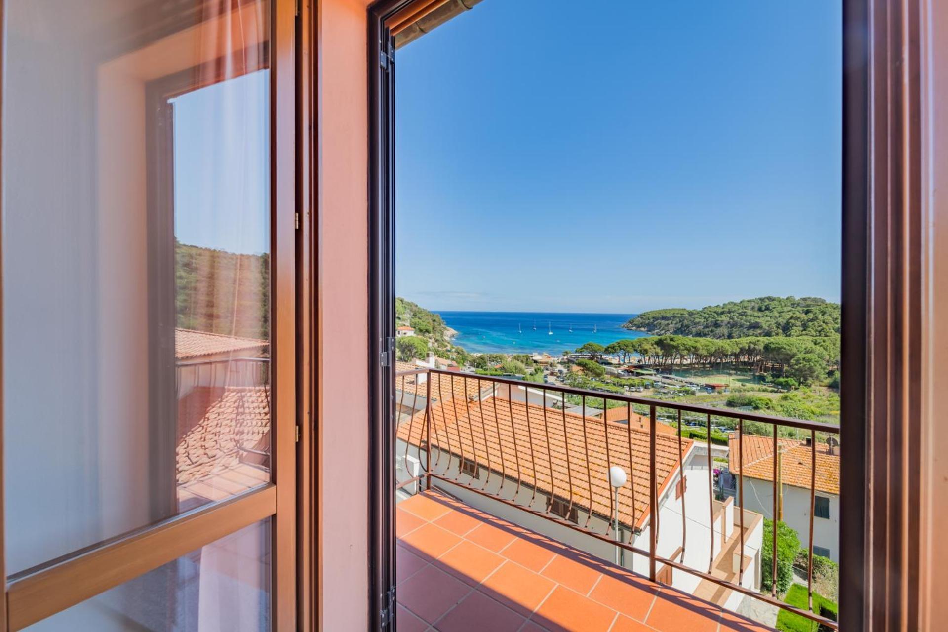 Hotel Lo Scirocco Fetovaia Exterior photo