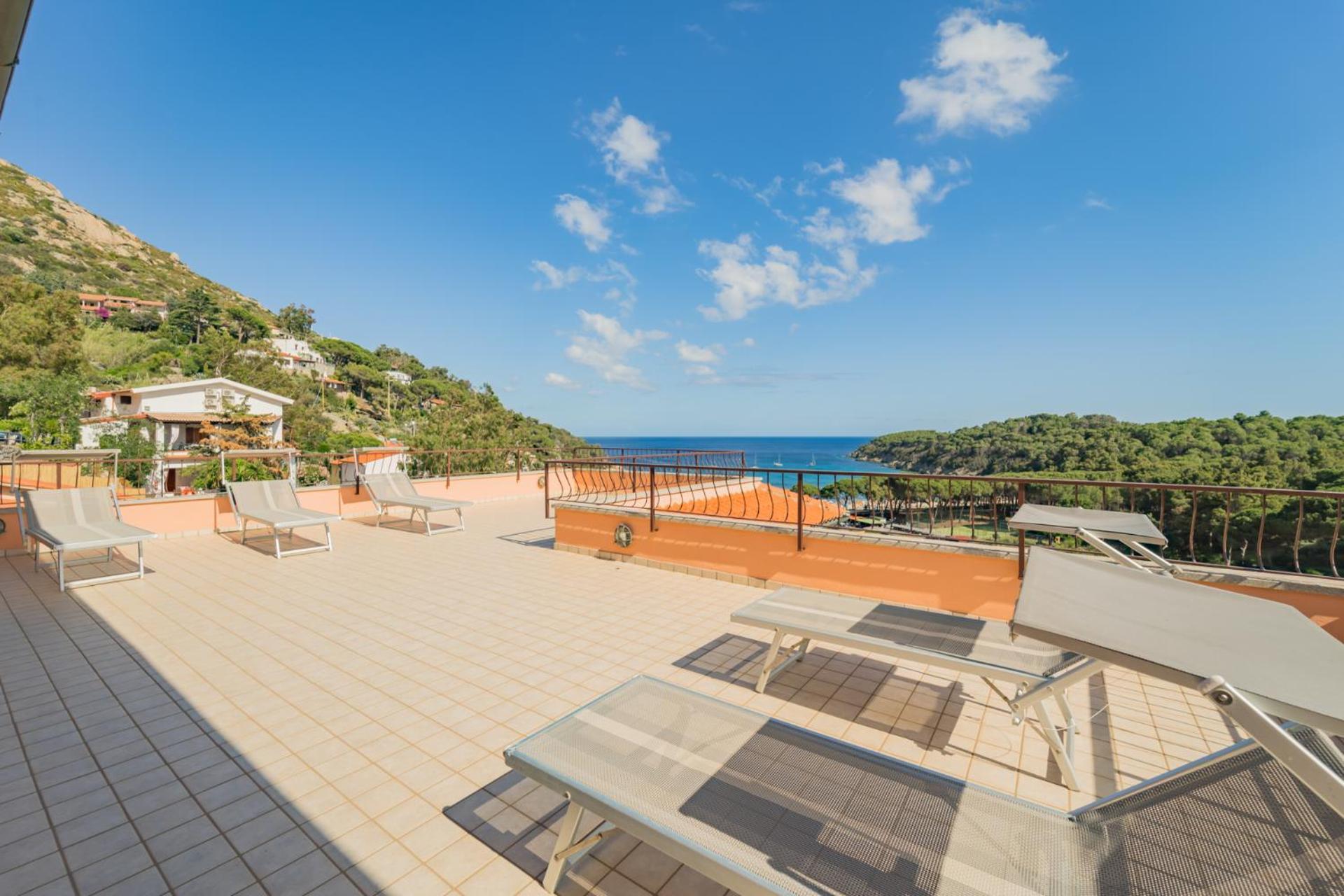 Hotel Lo Scirocco Fetovaia Exterior photo